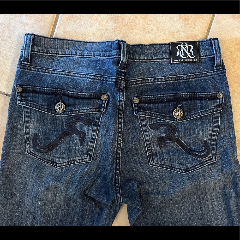 Rock & Republic size 12 mid rise bootcut Kasandra Jeans with button pockets